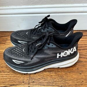 HOKA Women’s Clifton 9 - Size 9.5 - Black - GREAT Condition